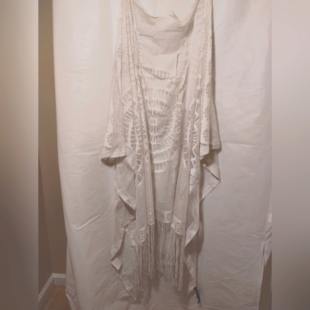 Lace woven shawl